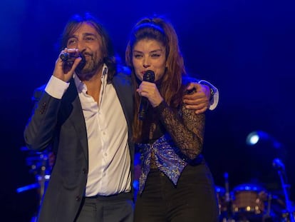 Anotio Carmona, de Ketama, con Soleá Morente, durante el concierto de Barcelona.