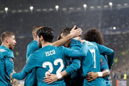 Los jugadores del Real Madrid celebran el gol de Cristiano Ronaldo