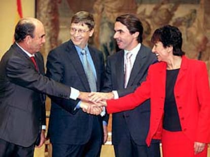 De izquierda a derecha, Emilio Botín, Bill Gates, José María Aznar y Anna Birulés.