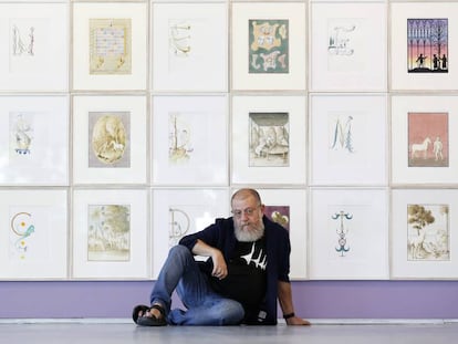 El artista Guillermo Perez Villalta posa en la galer&iacute;a Javier L&oacute;pez de Madrid.