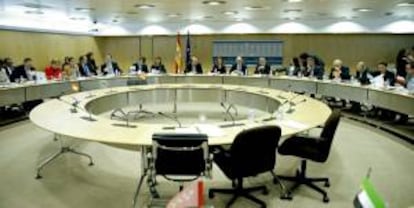 Un momento de la reunión del Consejo de Política Fiscal y Financiera (CPFF) presidida por el ministro de Hacienda y Administraciones Públicas, Cristóbal Montoro. EFE/Archivo