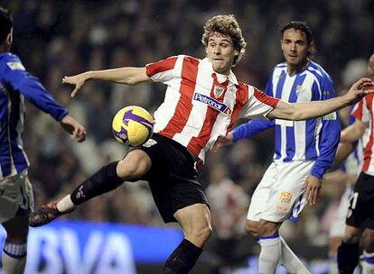 Llorente, en un remate forzado.