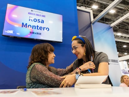 Rosa Montero firma autógrafos en la FIL Guadalajara 2024