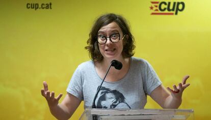 Eulàlia Reguant, miembro del secretariado nacional de la CUP, durante la rueda de prensa de este jueves.