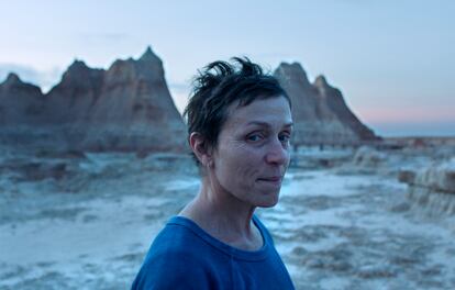 Frances McDormand, en un fotograma de 'Nomadland', de Chloe Zao, que compite por el León de Oro en Venecia.