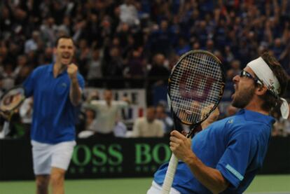 Clement y Llodra celebran el triunfo