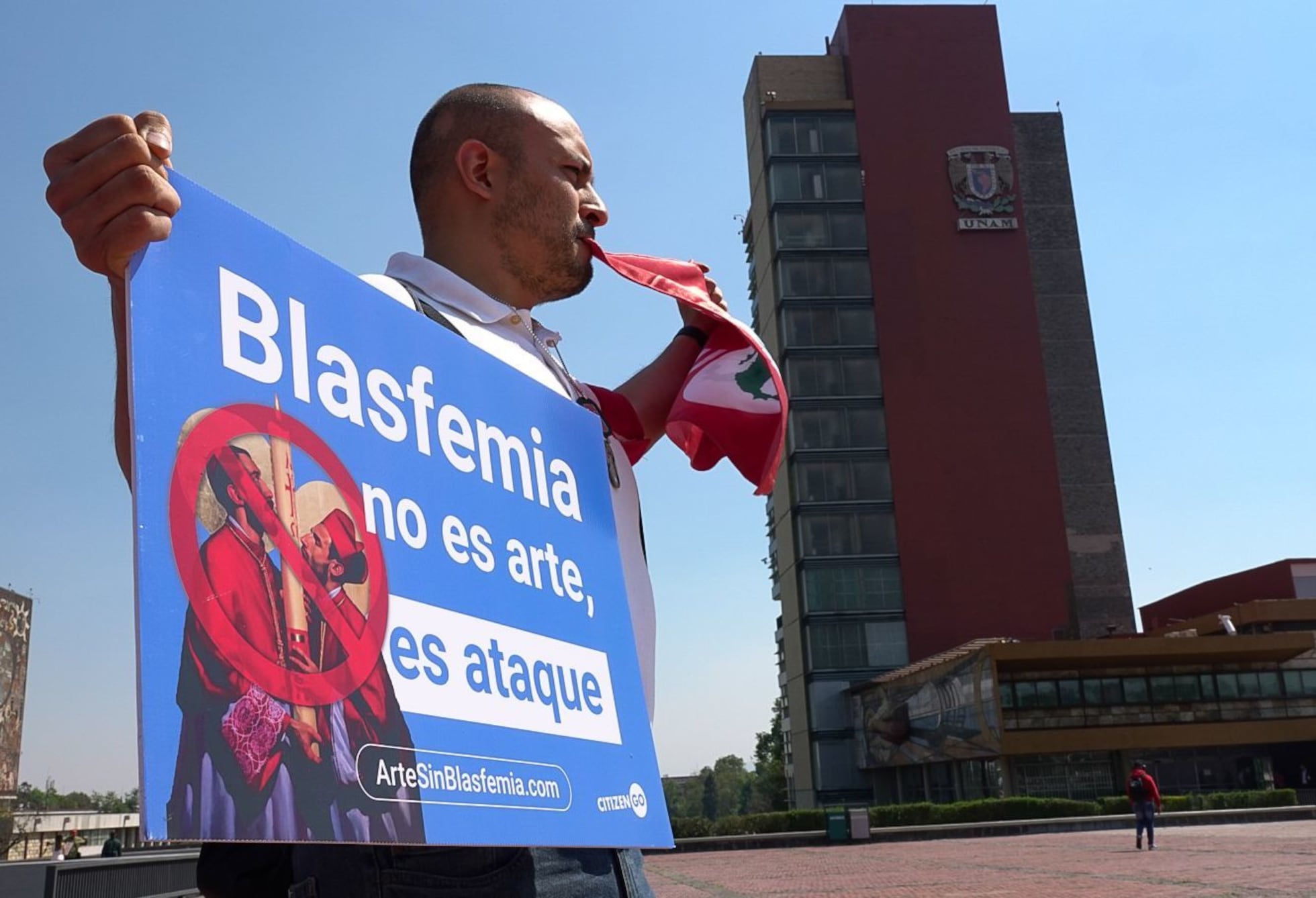 Un juez ordena a la UNAM cerrar la exposición 'La venida del señor' del artista Fabián Cháirez por “vulnerar la libertad religiosa” | EL PAÍS México