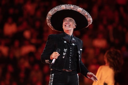 Alejandro Fernández durante su concierto. 