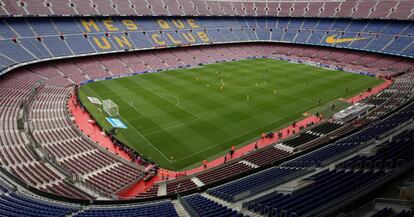 Camp Nou vazio durante o jogo entre Barcelona e Las Palmas, no domingo