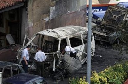 Estado en el que quedó la furgoneta del concejal José Javier Múgica, asesinado en Letza en la mañana del sábado.