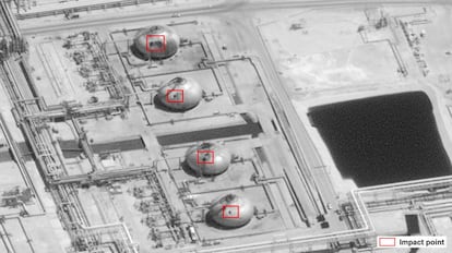 Imagen utilizada por EE UU para mostrar cuatro de los impactos sobre la refinería de Abqaiq, en Arabia Saudí, producidos por el ataque con drones.