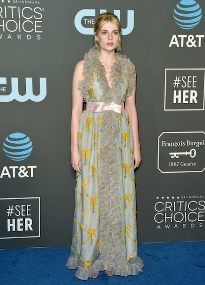 Lucy Boynton, coprotagonista de la película 'Bohemian Rhapsody', durante la alfombra roja de los Critics' Choice Awards.