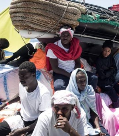 Migrants a bord del vaixell 'Aquarius'.