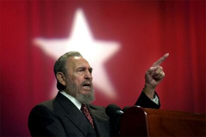 El presidente cubano Fidel Castro, en el teatro Karl Marx de La Habana en 2003.