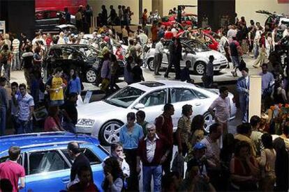 El Salón del Automóvil registró ayer desde primeras horas una gran afluencia de público.