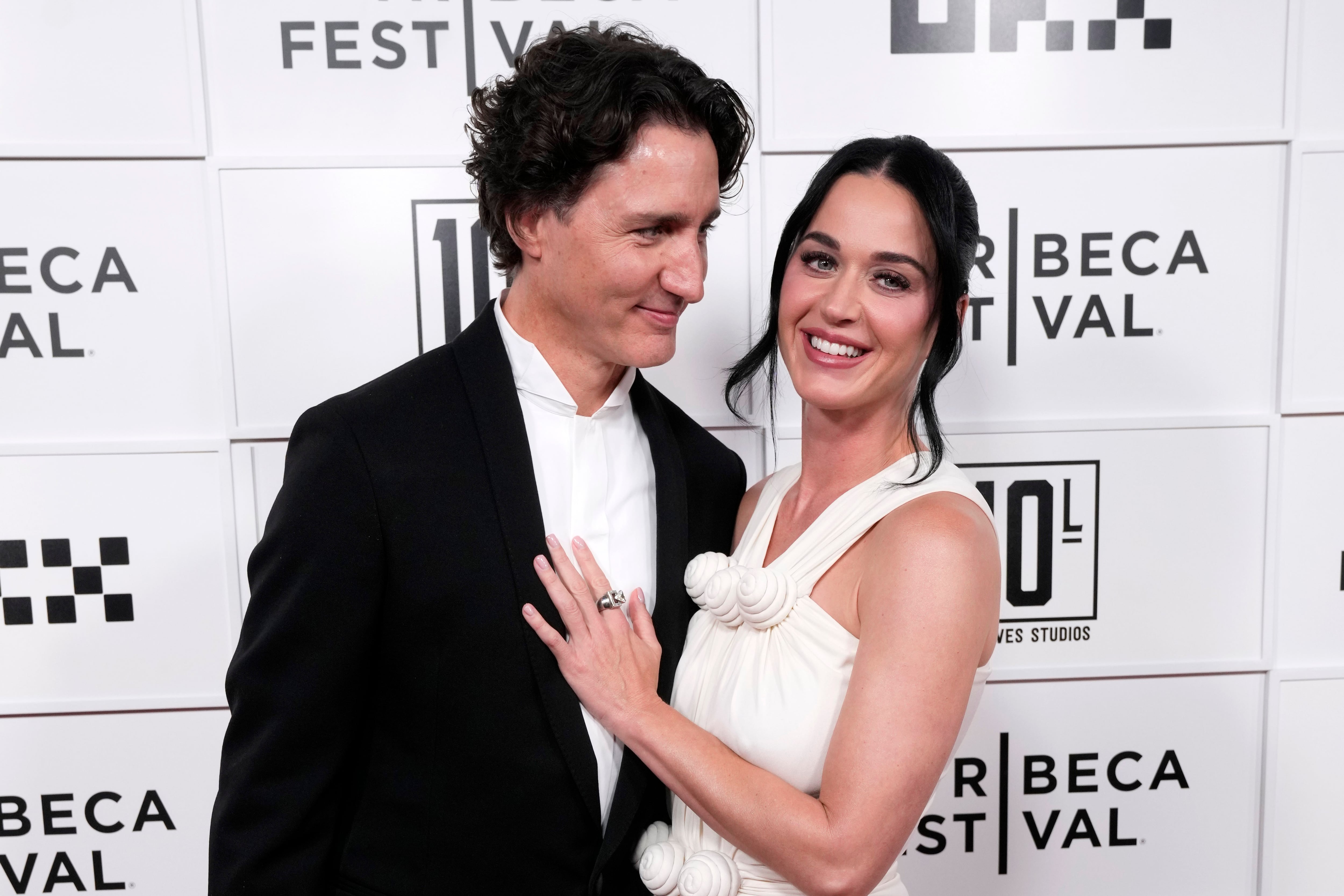 Katy Perry y Justin Trudeau hacen su debut como pareja en un