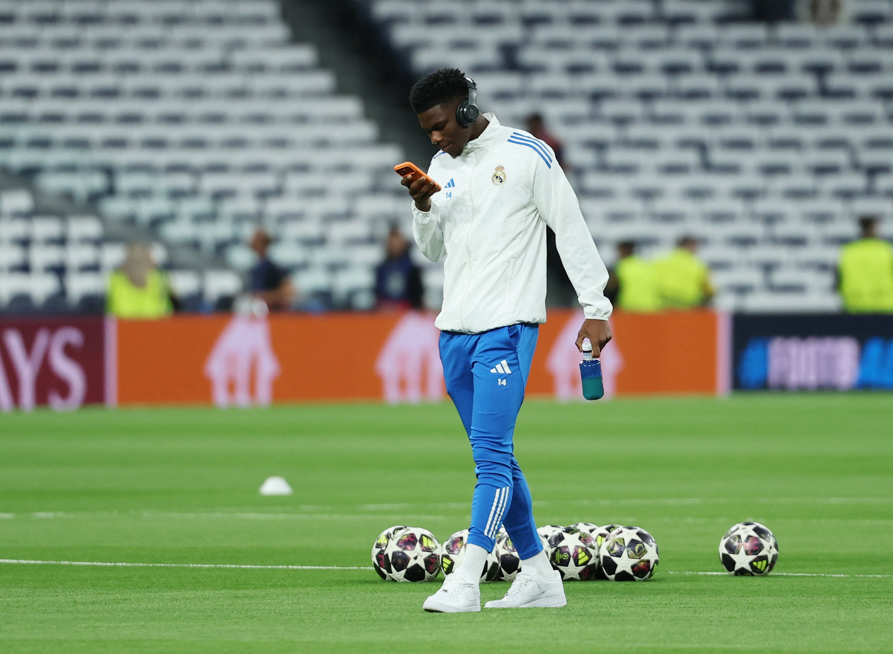 Real Madrid - Bayern Múnich en directo | Pitarch entra en el once y acompaña a Tchouaméni