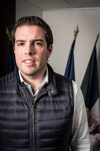 Ludovic Pajot, alcalde (Frente Nacional) en el ayuntamiento. Bruay-la-Buissière, Pas de Calais, region de Hauts de France. Francia. 3/12/2021