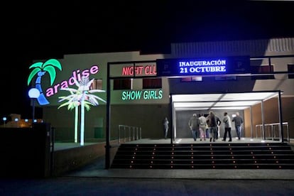 Exterior del burdel " Paradise"situado en La Jonquera (Girona)