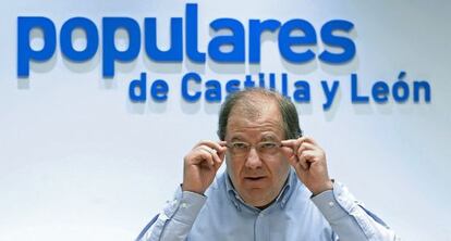 Juan Vicente Herrera, en una reunión en Valladolid.