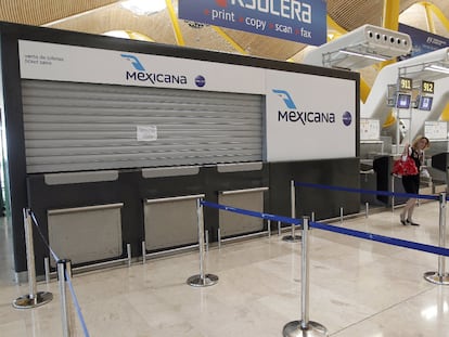 Mexicana de Aviación echó ayer el cierre en la T4 del aeropuerto de Barajas (Madrid).