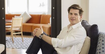 El presidente de Miami Fashion Week, Julio Iranzo, en su casa de Madrid.
