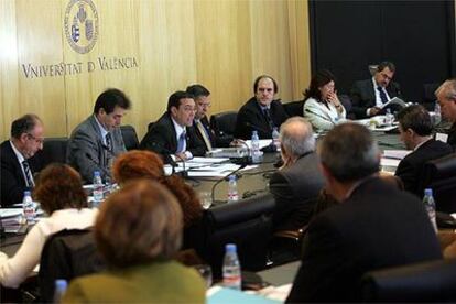 Los rectores en la reunión de la CRUE celebrada ayer en Valencia.