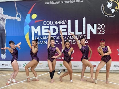 Las gimnastas Paulina Campos, Natalia Escalera, Greys Briceño, Ahtziri Sandoval, Cassandra Loustalot y Alexa Moreno, durante los Panamericanos de Gimnasia, en Medellín.