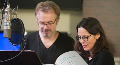 Tristán Ulloa y Aitana Sánchez Gijón, en plena grabación.