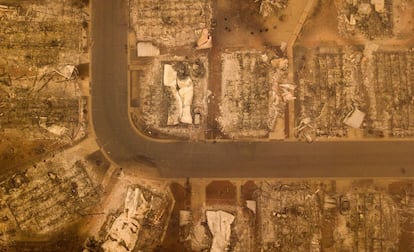 Na imagem, vista aérea de uma zona residencial próxima a Paradise depois de ser devorada pelas chamas, no dia 15 de novembro.