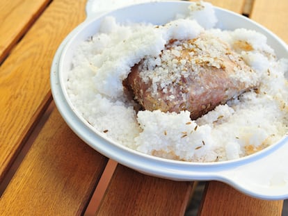Lomo de cerdo a la sal con puré de castañas