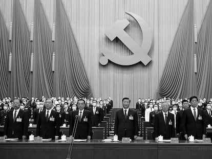 El presidente chino Xi Jinping (en el centro), el 16 de octubre, en el vigésimo Congreso Nacional del Partido Comunista chino en Pekín.