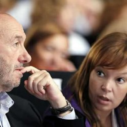 El candidato socialista a la Presidencia del Gobierno, Alfredo Pérez Rubalcaba, y la ministra de Sanidad, Leire Pajín.