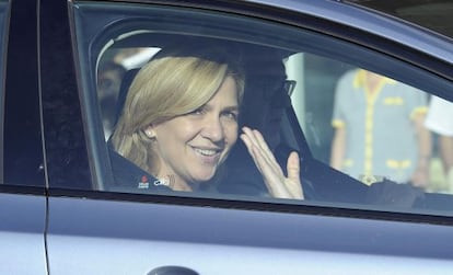 Cristina visita a su padre, el rey Juan Carlos, tras su operación de cadera el pasado mes de septiembre.