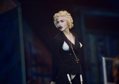El disco 'Erotica' de Madonna coincidió con una etapa de apertura de la sexualidad. En la imagen, la cantante en un concierto en París en los años noventa.