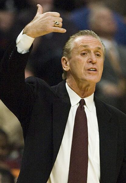 Pat Riley, el pasado día 13, dirigiendo a Miami en Chicago.