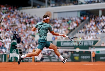 Casper Ruud, durante la final contra Nadal. Nacido en Oslo, está entrenado por su padre Christian, ex tenista profesional. Destaca por su juego ordenado y por tener paciencia para elaborar los puntos. 