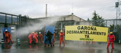 Protestas antinucleares en la central de Garo&ntilde;a.