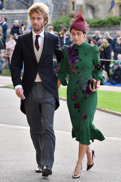 Andrew Gn es otra de sus firmas de cabecera. Para asistir a la boda de Eugenia de York eligió este vestido verde de la marca que acaparó titulares por un particular motivo: fue vestida igual que otra invitada.