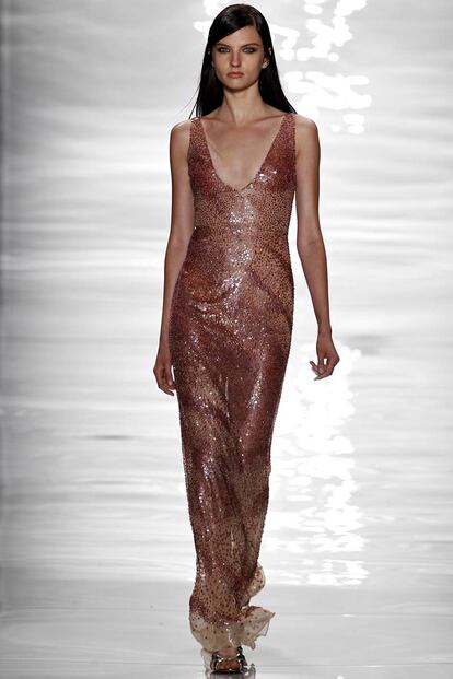 los interminables escotes de reem acra