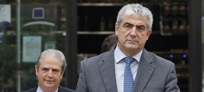 El ex número dos de Presidencia de la Junta Antonio Lozano, en los juzgados sevillanos.