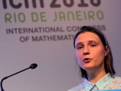 Maryna Viazovska durante su charla en el ICM.