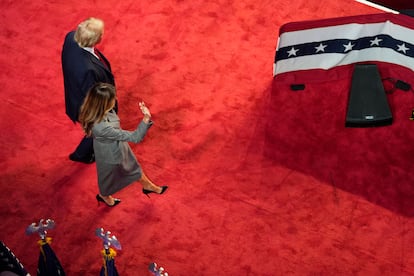 Donald Trump y su esposa Melania, este miércoles en Palm Beach, Florida.