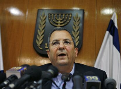 El ministro de Defensa de Israel, Ehud Barak, comparece ante los periodistas en Jerusalén.