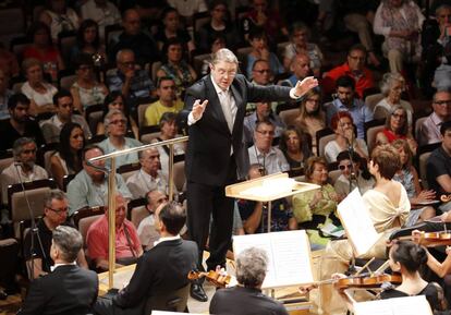 El director Víctor Pablo Pérez durante una maratón musical en el Auditorio Nacional