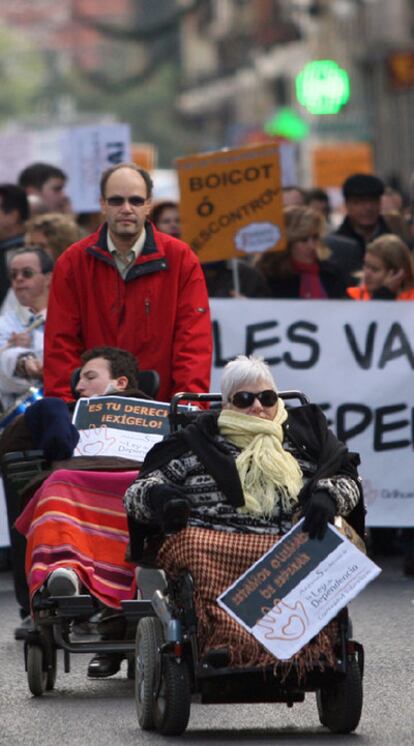 Protesta de discapacitados en Valencia contra la Generalitat.