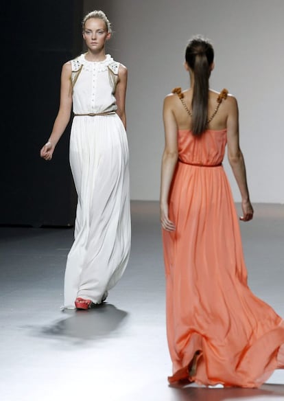 Kina Fernández presentó una colección que, según aseguraba, estaba inspirada en la estética minimalista de principios de los años noventa. Su objetivo era crear vestidos y trajes de líneas sencillas y depuradas. CARMEN MAÑANA