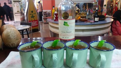 Esta bebida utiliza un aguardiente de uva.