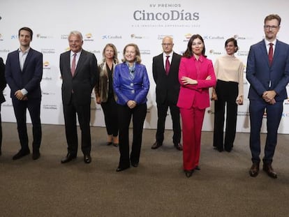 Foto de familia de los ganadores de los Premios CincoDías a la Innovación Empresarial 2022.