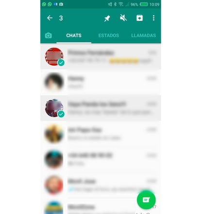 Selección de los tres chats favoritos en WhatsApp pulsando la chincheta